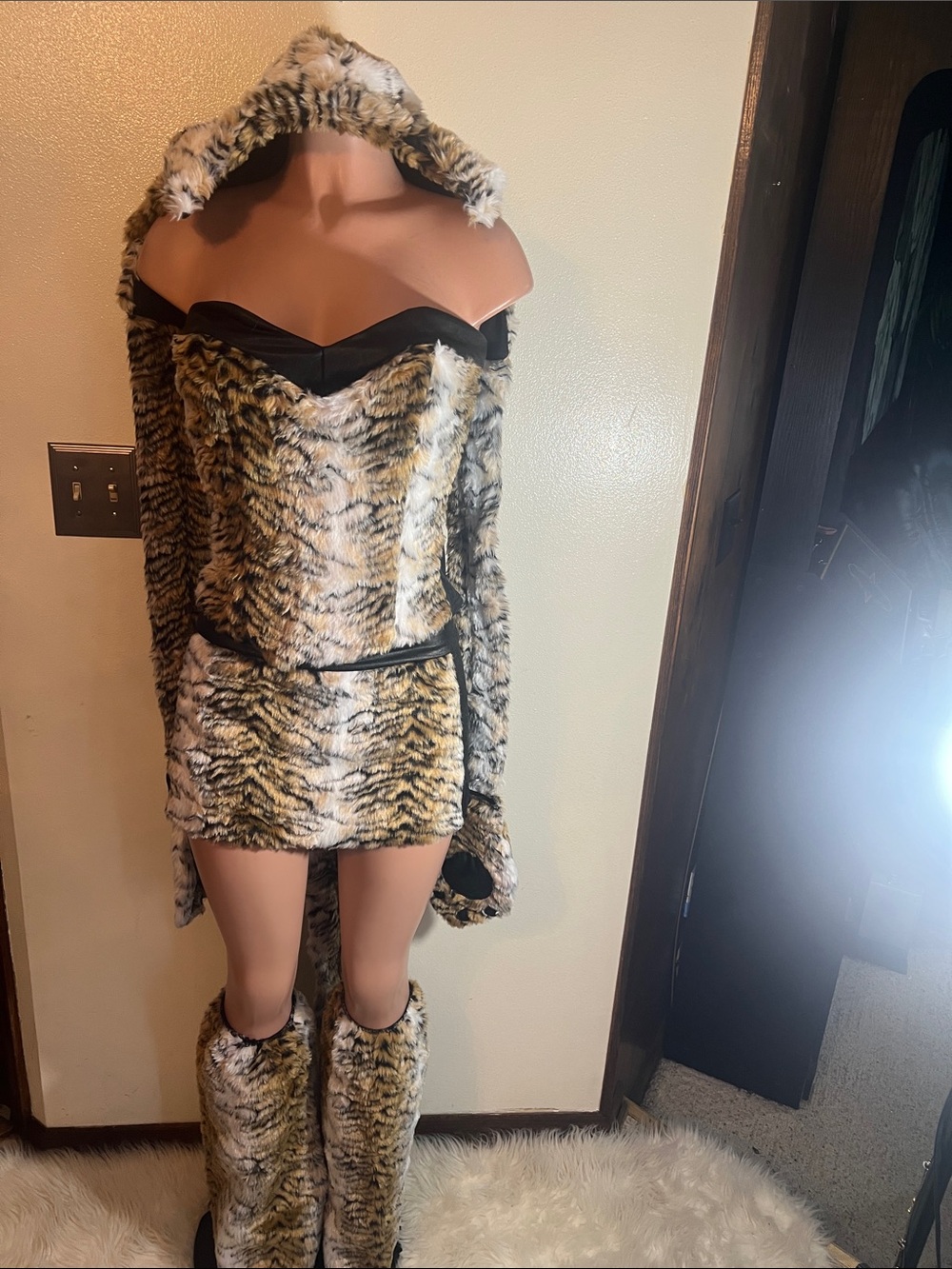 Off-Shoulder Faux Fur Tiger-Print with Hood in Tan/Black women’s costumes SM